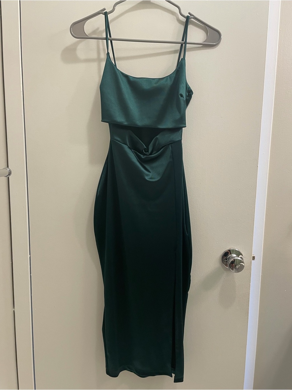 Windsor Emerald Green Satin Midi Dress XS Flattering Bodycon with side slit
